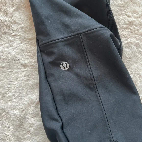 NWOT lululemon cold weather jogger - size 4 - Picture 3 of 13